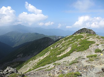 三峰岳へ