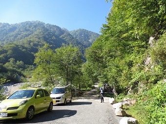 柏原新道　登山口