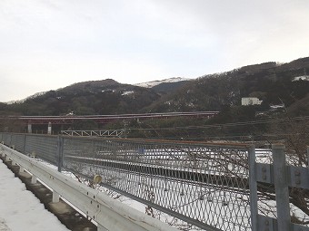 谷峨駅から大野山