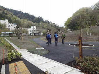 「高尾梅の郷　まちの広場」