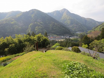 オゴシ山　見つつ