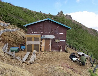 権現小屋