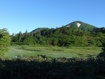 朝日を受ける火打山