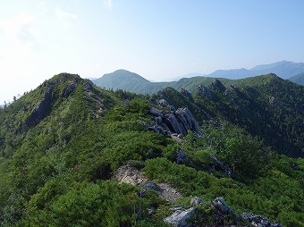 東沢岳へ