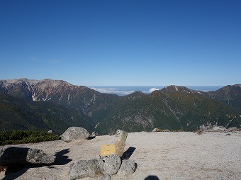 南沢岳山頂から