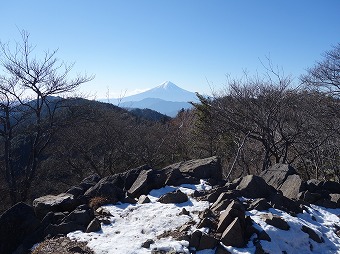 小金沢山　山頂