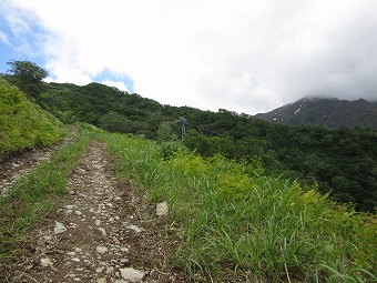 谷川岳山頂方面はガス