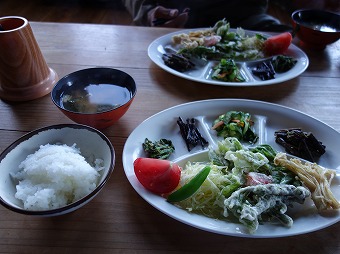 平標山の家の夕食