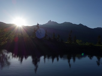 鏡池の朝日