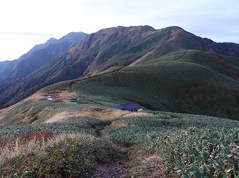 武能岳と蓬ヒュッテ