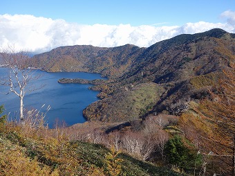 中禅寺湖と八丁出島