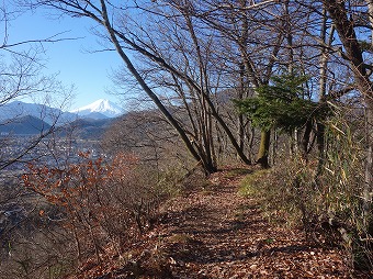 高川山へ