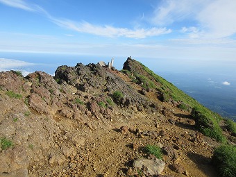 七高山の末端へ