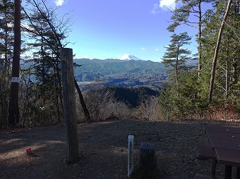 能岳山頂