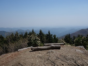 大持山　東肩の展望地