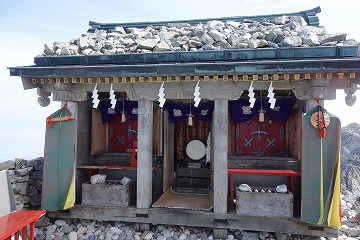 雄山神社峰本社