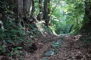 奥の細道古道　「昔の月山登拝路」