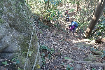 富山直下の急登