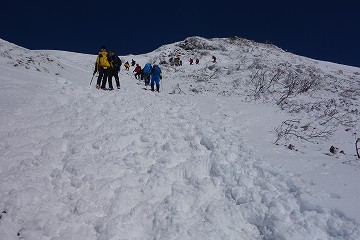 武尊山へ