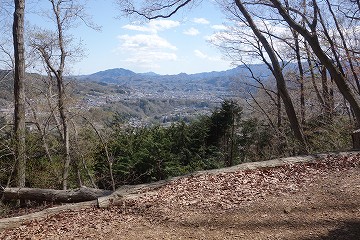 石老山　遠くは仏果山