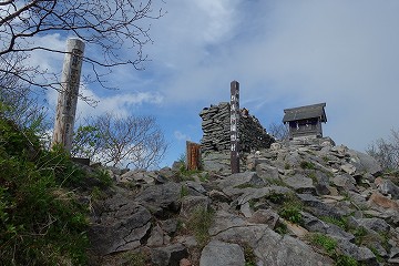 四阿山山頂