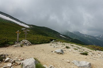 双六岳巻き道分岐