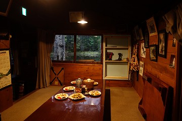 しらびそ小屋