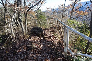 名倉金剛山へ