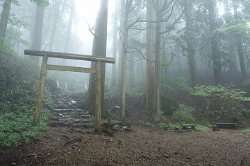 大岳神社へ