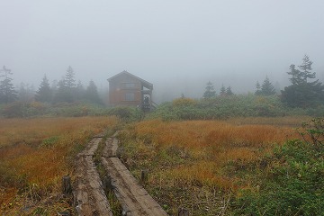 三ッ石山避難小屋